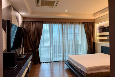 Adosado de 3 dormitorios en Bangkok, Tailandia № 180333 - foto 9