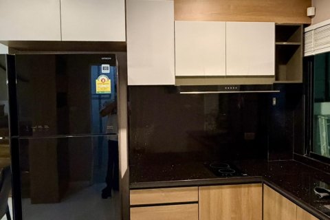 Adosado de 3 dormitorios en Bangkok, Tailandia № 180333 - foto 3