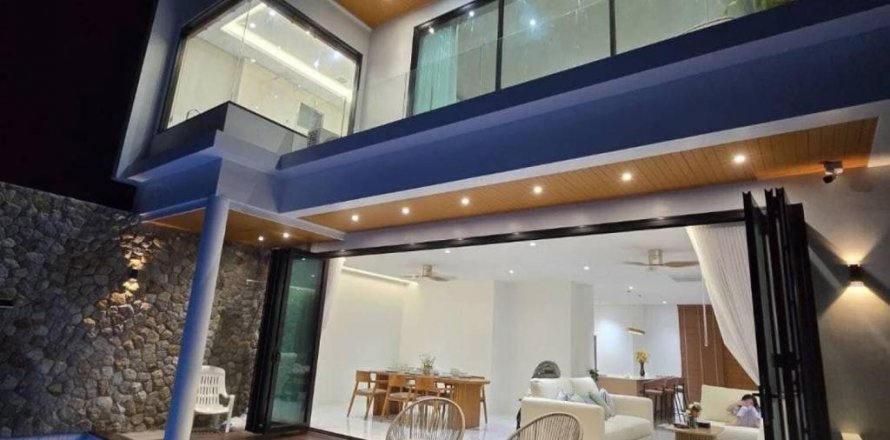 Chalet de 4 dormitorios en Kathu, Tailandia № 117215