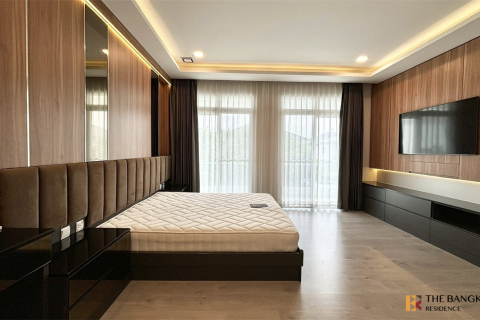 Haus in Bangkok, Thailand 4 Schlafzimmer № 189145 - Foto 4