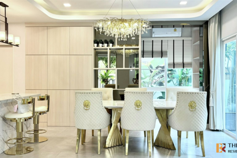 Haus in Bangkok, Thailand 4 Schlafzimmer № 189145 - Foto 8