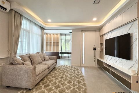 Haus in Bangkok, Thailand 4 Schlafzimmer № 189145 - Foto 6