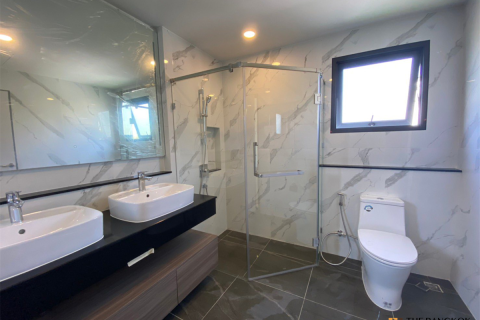Haus in Bangkok, Thailand 4 Schlafzimmer № 189148 - Foto 8