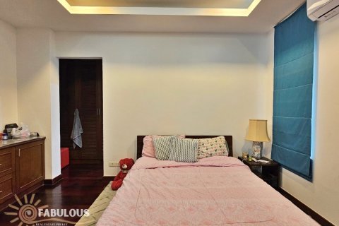 Chalet de 4 dormitorios en Bang Tao, Tailandia № 179415 - foto 5
