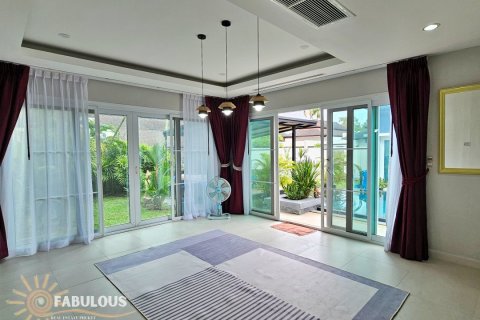 Chalet de 4 dormitorios en Bang Tao, Tailandia № 179415 - foto 7