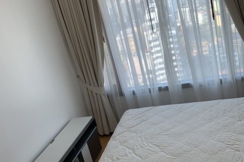 Condominio de 2 dormitorios en Khlong Toei, Bangkok, Tailandia № 205305 - foto 10