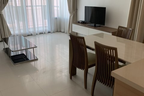 Condominio de 2 dormitorios en Khlong Toei, Bangkok, Tailandia № 205305 - foto 4
