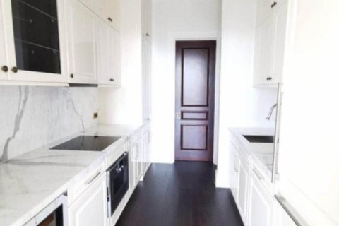 Condominio de 2 dormitorios en Pathum Wan, Bangkok, Tailandia № 205307 - foto 8