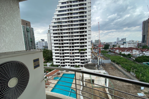 Condominio de 2 dormitorios en Watthana, Bangkok, Tailandia № 71564 - foto 11