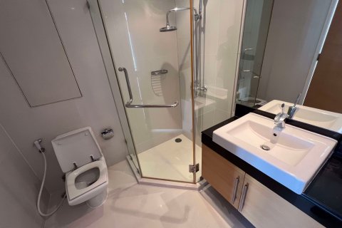Condominio de 2 dormitorios en Khlong Toei, Bangkok, Tailandia № 71562 - foto 27