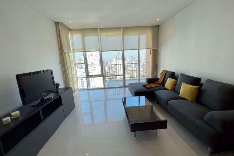 Condominio de 2 dormitorios en Khlong Toei, Bangkok, Tailandia № 71562 - foto 3