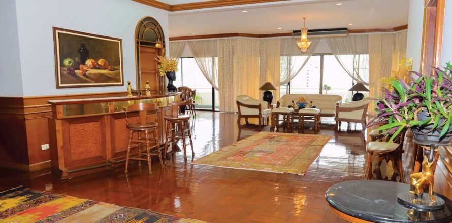 Penthouse in Watthana, Bangkok, Thailand 3 Schlafzimmer № 71568