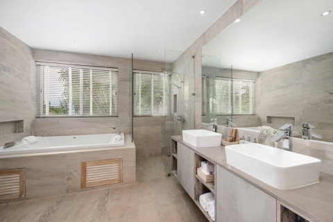 Casa de 5 dormitorios en Ko Samui, Tailandia № 180631 - foto 20