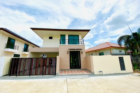 Casa de 3 dormitorios en Pattaya, Tailandia № 157690