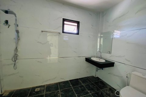 Casa de 3 dormitorios en Pattaya, Tailandia № 157690 - foto 6