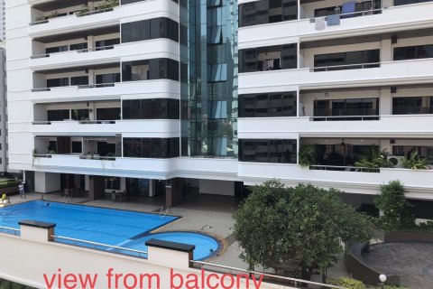 Condominio de 2 dormitorios en Bangkok, Tailandia № 157691 - foto 14