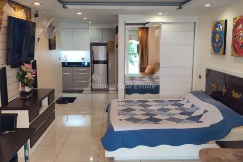 Studio dans le Condo à Bang Lamung, Thaïlande  № 205249