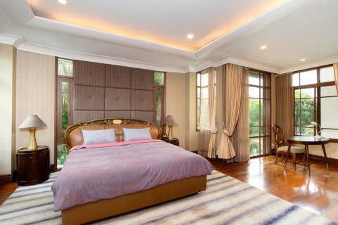 Casa de 5 dormitorios en Phra Khanong, Bangkok, Tailandia № 214252 - foto 10
