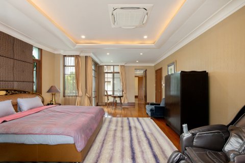 Casa de 5 dormitorios en Phra Khanong, Bangkok, Tailandia № 214252 - foto 12