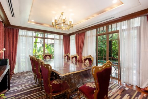 Casa de 5 dormitorios en Phra Khanong, Bangkok, Tailandia № 214252 - foto 5