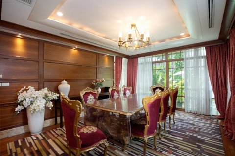 Casa de 5 dormitorios en Phra Khanong, Bangkok, Tailandia № 214252 - foto 6