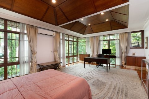 Casa de 5 dormitorios en Phra Khanong, Bangkok, Tailandia № 214252 - foto 15