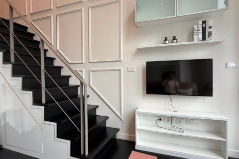 Condo in Bangkok, Thailand, 1 bedroom  № 214254 - photo 3