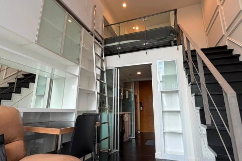 Condo in Bangkok, Thailand, 1 bedroom  № 214254 - photo 4