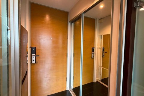 Condo in Bangkok, Thailand, 1 bedroom  № 214254 - photo 8
