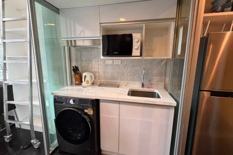 Condo in Bangkok, Thailand, 1 bedroom  № 214254 - photo 6
