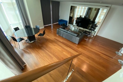 Condominio de 3 dormitorios en Watthana, Bangkok, Tailandia № 134080 - foto 2