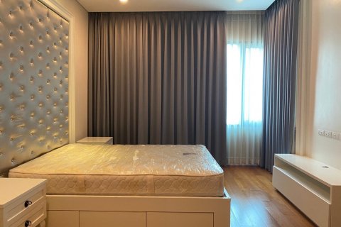 Condominio de 3 dormitorios en Watthana, Bangkok, Tailandia № 134080 - foto 12