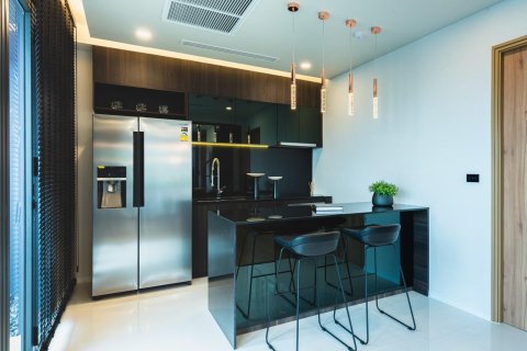 Condominio de 3 dormitorios en Khlong Toei, Bangkok, Tailandia № 134082 - foto 6