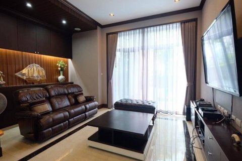 Chalet de 4 dormitorios en Prawet, Bangkok, Tailandia № 134085 - foto 5