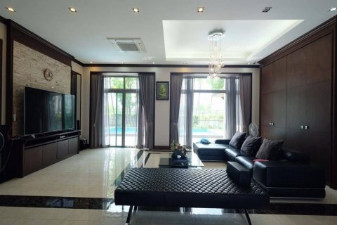 Chalet de 4 dormitorios en Prawet, Bangkok, Tailandia № 134085 - foto 4