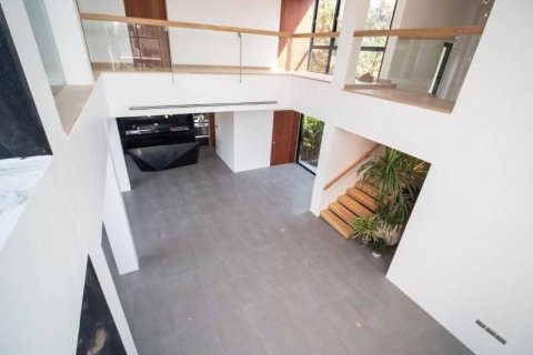 Chalet de 5 dormitorios en Phra Khanong, Bangkok, Tailandia № 134079 - foto 3