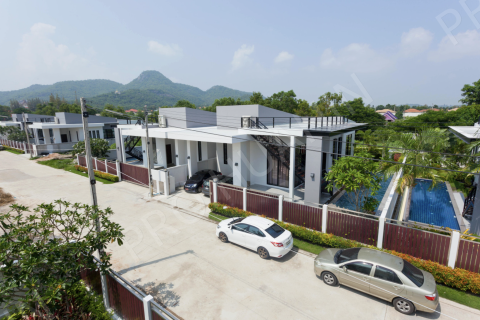 Chalet de 3 dormitorios en Hua Hin, Tailandia № 194811 - foto 2