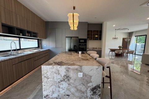 Casa de 3 dormitorios en Pattaya, Tailandia № 160961 - foto 7