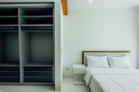 Condominio de 3 dormitorios en Bang Sare, Tailandia № 160962 - foto 6