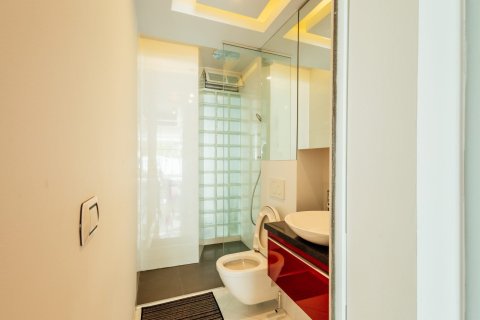Condominio de 3 dormitorios en Bang Sare, Tailandia № 160962 - foto 11