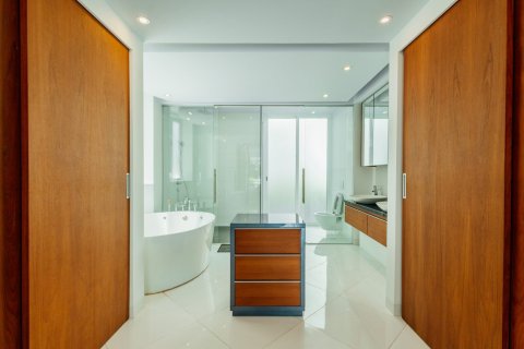 Condominio de 3 dormitorios en Bang Sare, Tailandia № 160962 - foto 17
