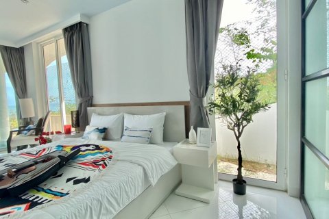 Condominio de 3 dormitorios en Bang Sare, Tailandia № 160962 - foto 8