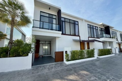Casa de 3 dormitorios en Pattaya, Tailandia № 160965 - foto 2