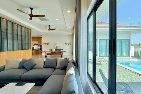Chalet de 3 dormitorios en Hua Hin, Tailandia № 169841 - foto 30
