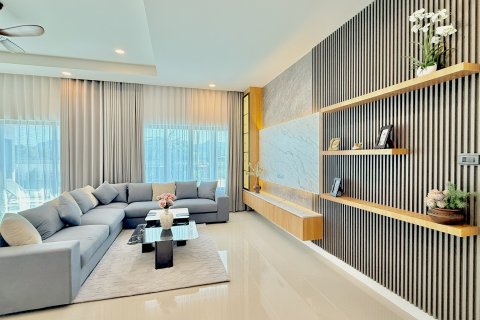 Chalet de 3 dormitorios en Hua Hin, Tailandia № 169841 - foto 3