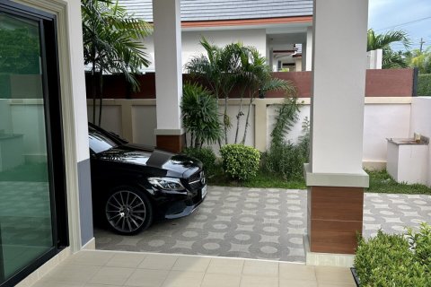 Chalet de 2 dormitorios en Pattaya, Tailandia № 203500 - foto 3