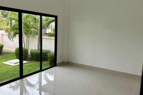 Chalet de 2 dormitorios en Pattaya, Tailandia № 203500 - foto 16