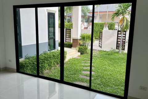 Chalet de 2 dormitorios en Pattaya, Tailandia № 203500 - foto 13