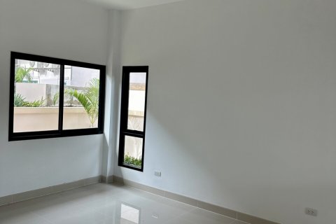 Chalet de 2 dormitorios en Pattaya, Tailandia № 203500 - foto 17