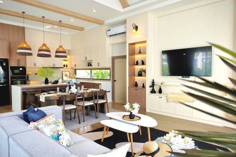 Chalet de 3 dormitorios en Pattaya, Tailandia № 203501 - foto 11